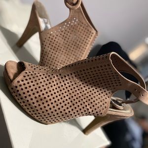 Tan suede sling back heels